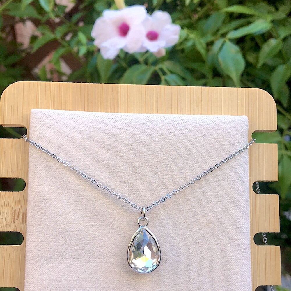 Elegant Silver Pear Crystal Drop Pendant Necklace - Picture 6 of 7